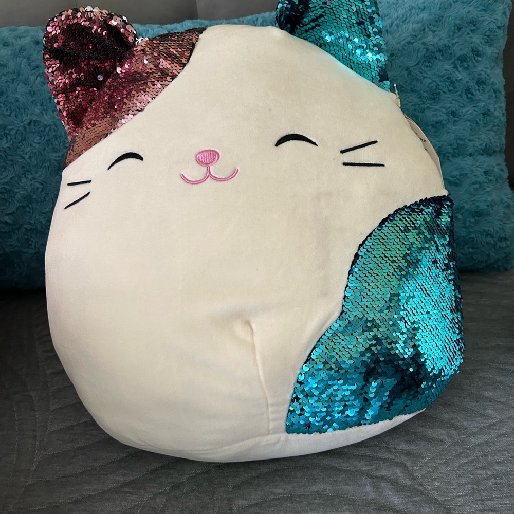 Sequin Cat Plush Toy - Cream and Teal “Shany”
ORIGINAL W/TAG